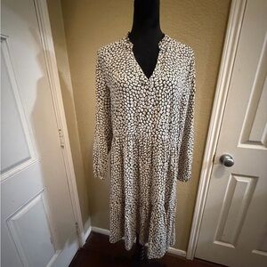 Saint Tropez West Eda Green and Cream Long Sleeve Printed Tiered Dress